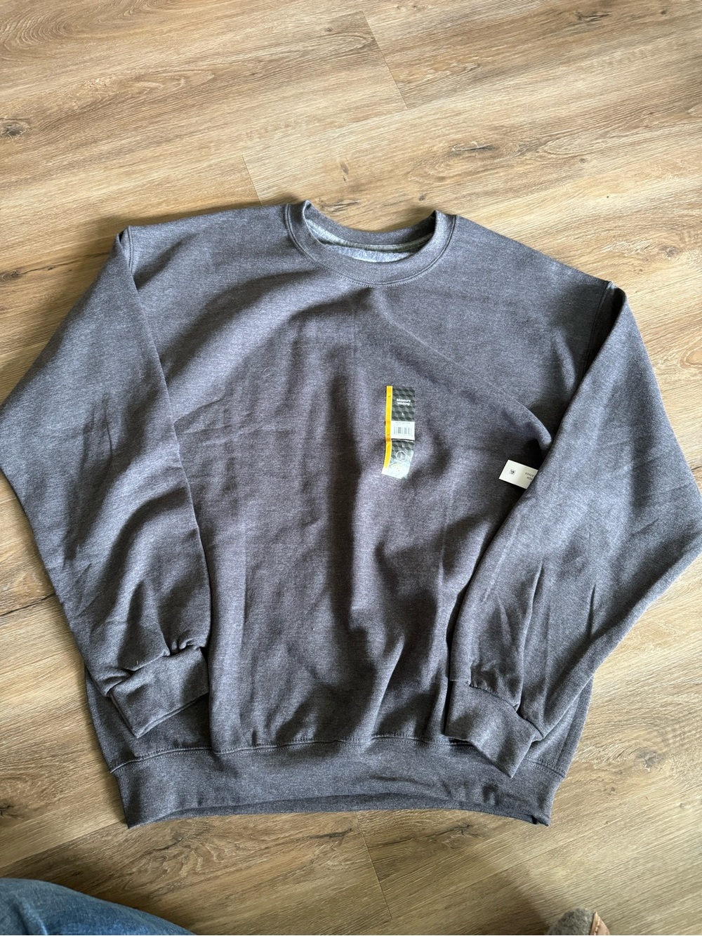 NWT men’s large Classic Crewneck Sweater - Gray